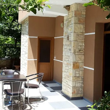 Vila Mecani Vlorë